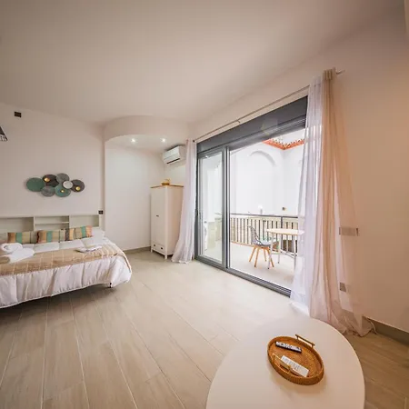 Sibarys Aparthotel 3*