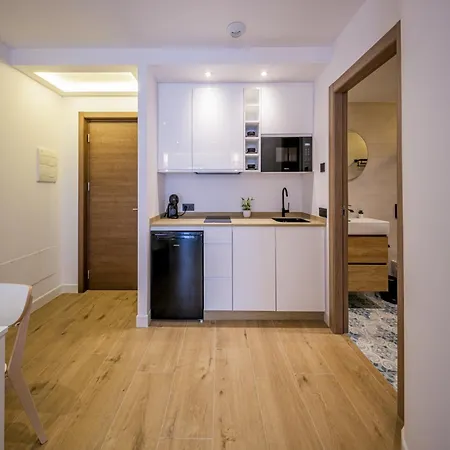 Sibarys Aparthotel 3*